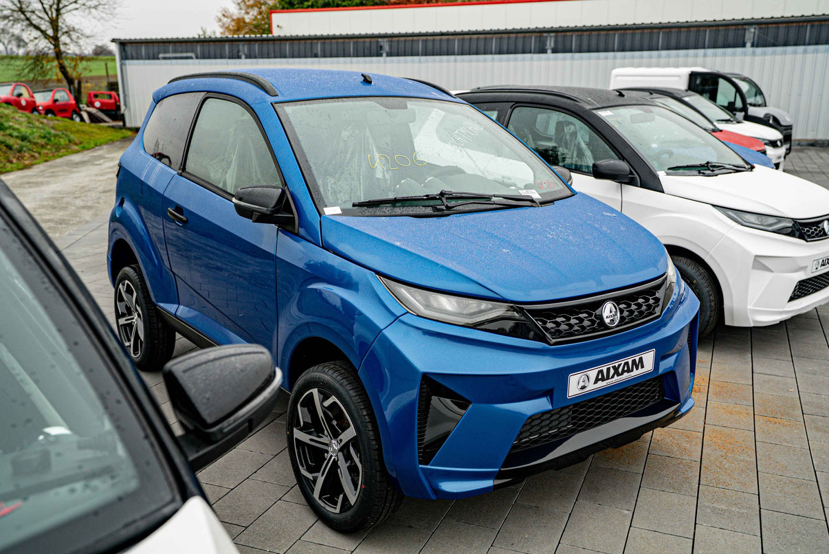 Aixam Ambition Crossover Premium Saphirblau
